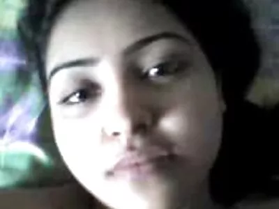 In de hotelkamer weet de jongen gratis sexfilm hoe hij Mulatto's poesje moet krijgen voor seks
