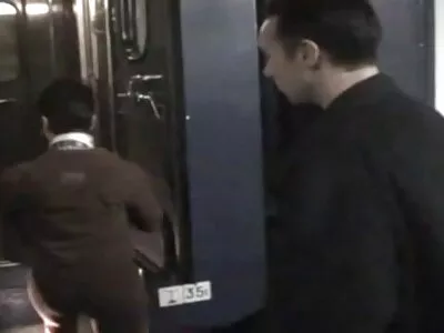 Kleine jonge sexfilms brunette schat wordt geramd door haar knappe kerel