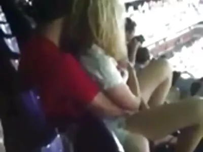 Latina babysitter morst melk op man en verontschuldigt zich door sexfilm vreemdgaan seks