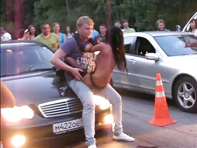 Roodharige korte sex films lesbische babe chanteert en neukt haar baas