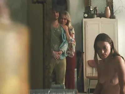 Geïnkte cooze met sexy kont is klaar voor zijn harde pornofilms hengel