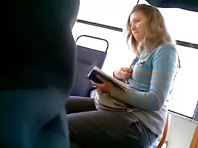 Chick met doorboorde tepel vergeet warmte dankzij neuken harde sexfilms