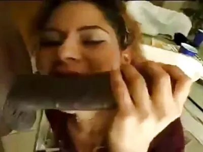 Amateur Latina toont haar strakke lichaam en vaardigheden vlaamse sexfilms voor de camera