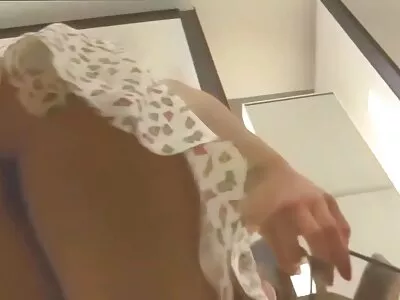 Geile babes geven gratis sex films milfs een pijpbeurt aan goed opgehangen zwarte stripper