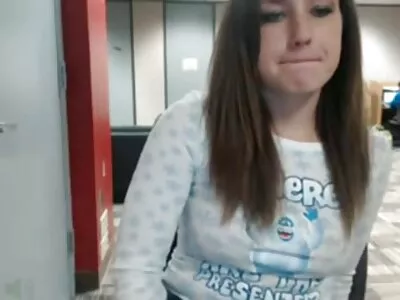 Goudharige cooze wil zijn pik zo hard als een rots sexfilmpje maken