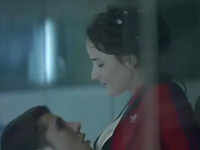 Geile jongen Renato neukt gratissexfilmkijken een goed uitziend brunette model