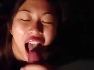 Mike Adriano proeft het poesje gratis sexfilms kijken en de kont van deze nieuwkomer