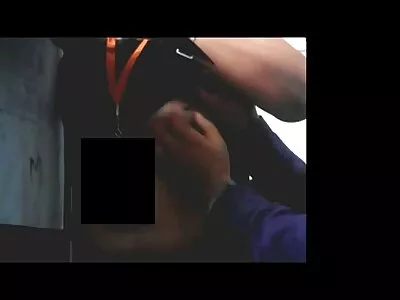 Brunette Latina met natuurlijke tieten wordt uitgegeten en gratis sexfilm met dieren pijpt