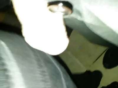 Slanke tiener sex films brunette uitgerekt met de indrukwekkende zwarte pik van de trainer